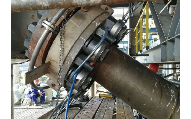 化肥氨合成塔顶盖螺栓预紧客户选用九州官方网页版_九州(中国)KWZK液压螺栓拉伸器